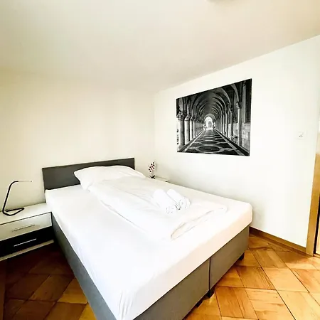 Apartment Schone Altbauwohnung Im Zentrum *