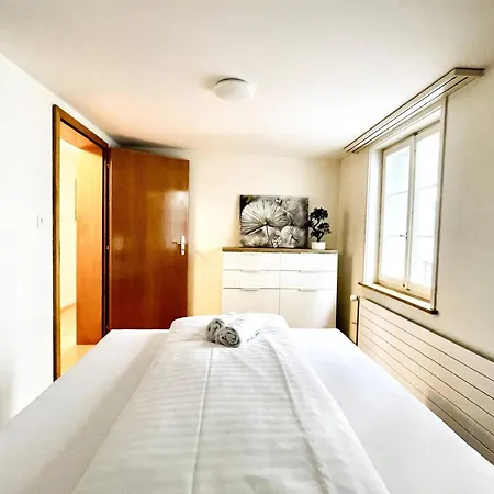 Apartment Schone Altbauwohnung Im Zentrum *