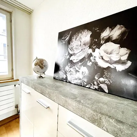 Διαμέρισμα Beautiful Old Building In The Center