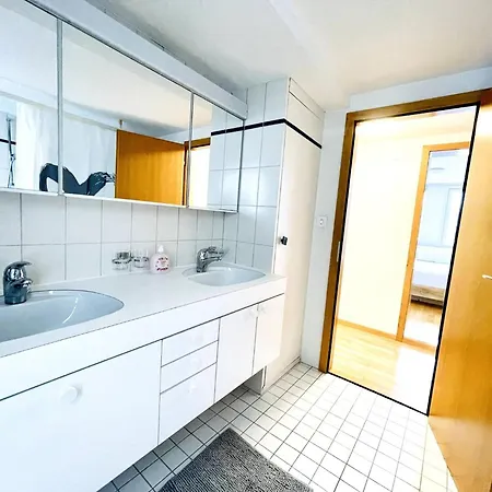 Schone Altbauwohnung Im Zentrum Apartment